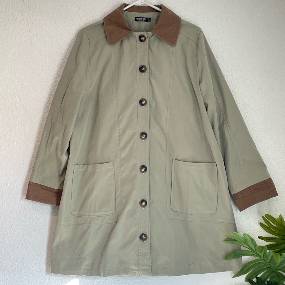 Nasty Gal Size 6 tan and brown coat with corduroy details